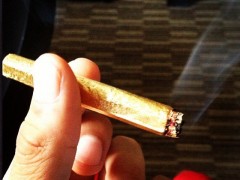 gold rolling papers 2